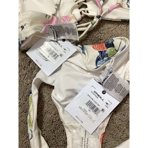 New. O’Neill floral bikini. S/L. Retail$89 - Picture 6 of 6